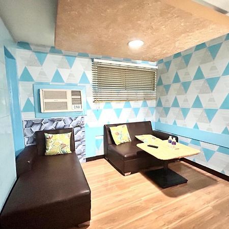 Oyo 971 Liza Lodge パサイ エクステリア 写真