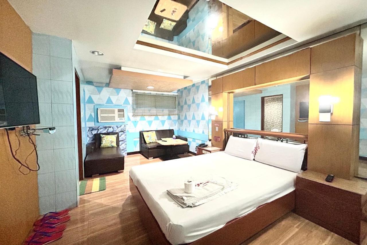 Oyo 971 Liza Lodge パサイ エクステリア 写真